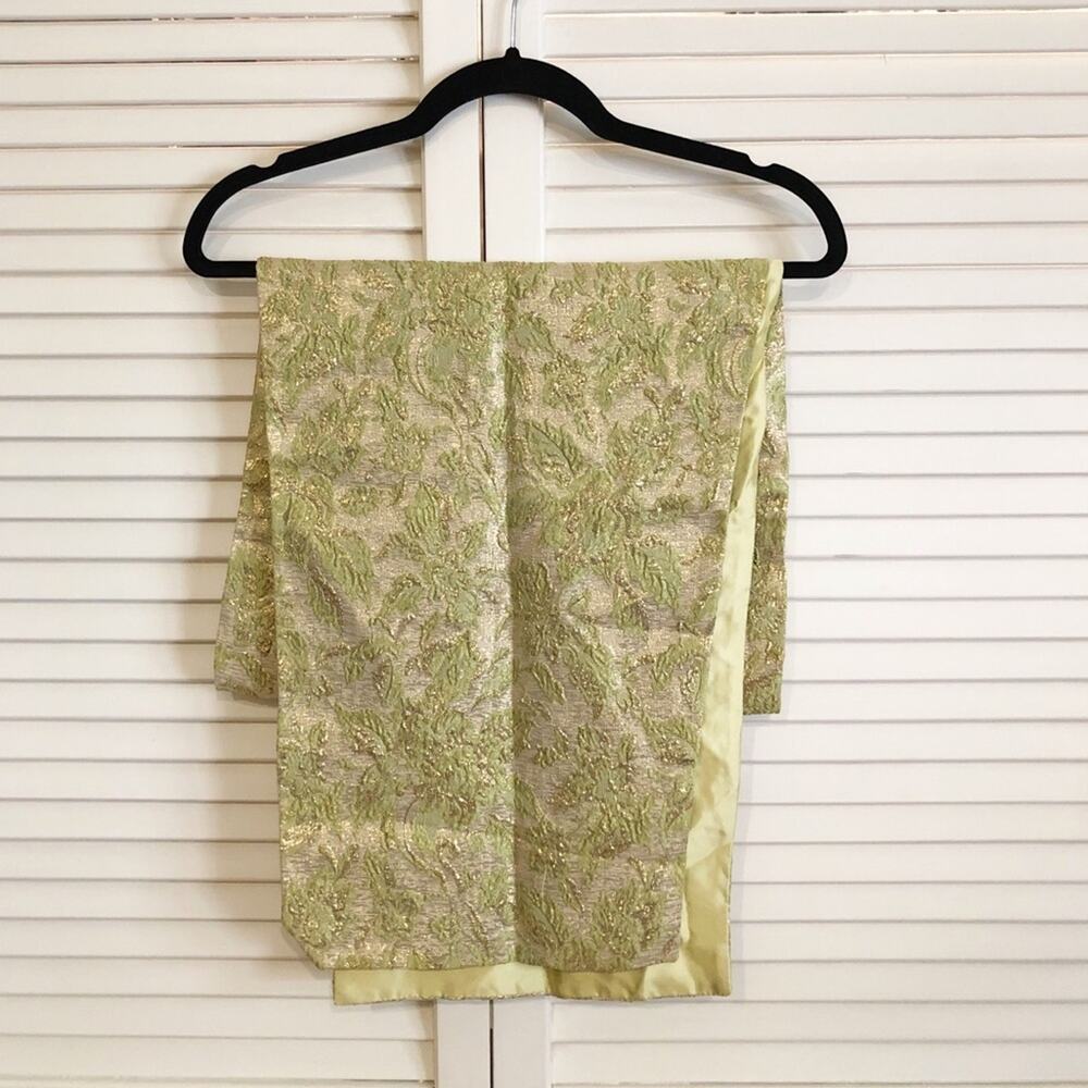 Elegant Green Brocade Sleeveless Dress with Matching Jacket - Picture 7 of 10